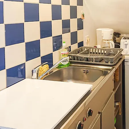 Stunning In With Kitchenette Fréjus