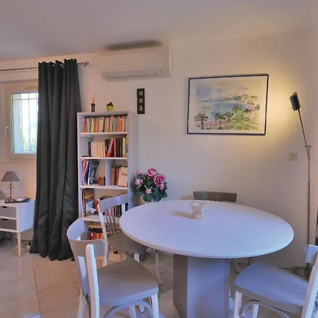 Stunning In With Kitchenette